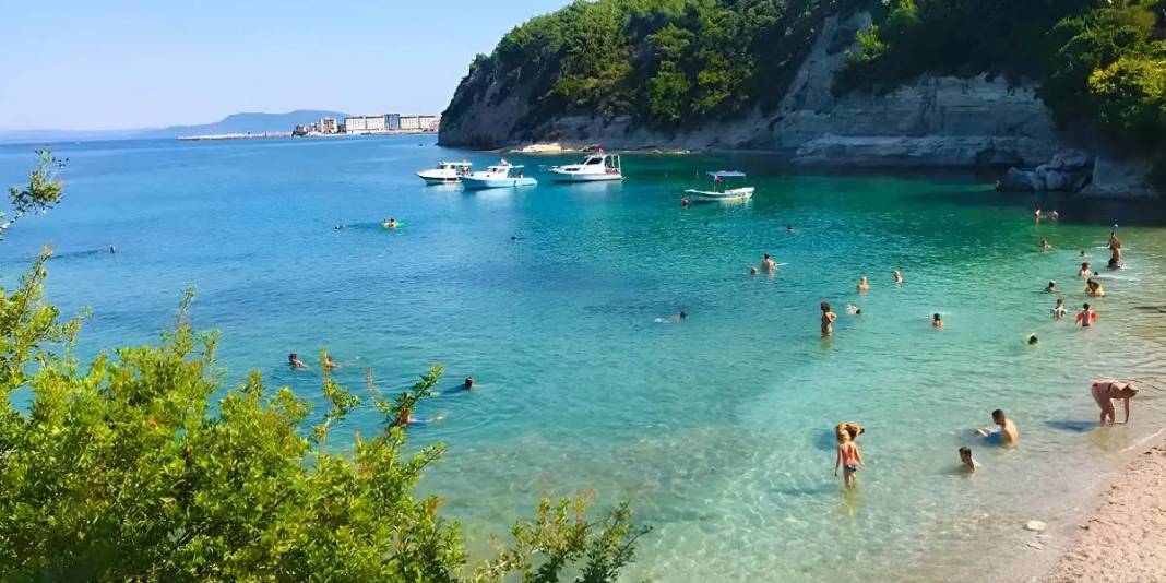 Akvaryumu aratmayan deniziyle hayran bırakıyor! Ege’nin cennet köşesi: Mavi bayraklı plajı yeni favori tatil noktası 4